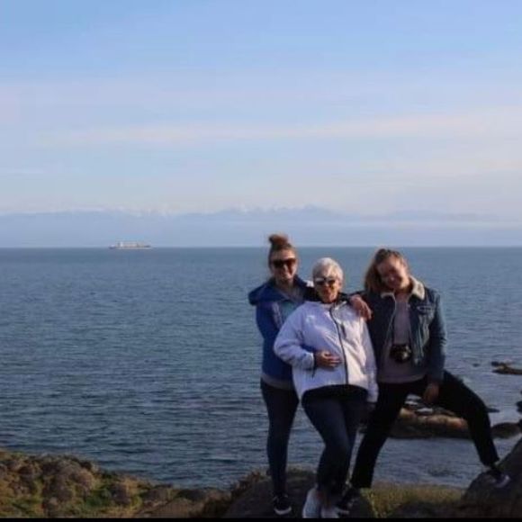 Meet the Posher Other - Meet your Posher, Catherine